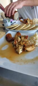 Casa-maya-playa-el-yaque-comidas-pescado-entomatado2