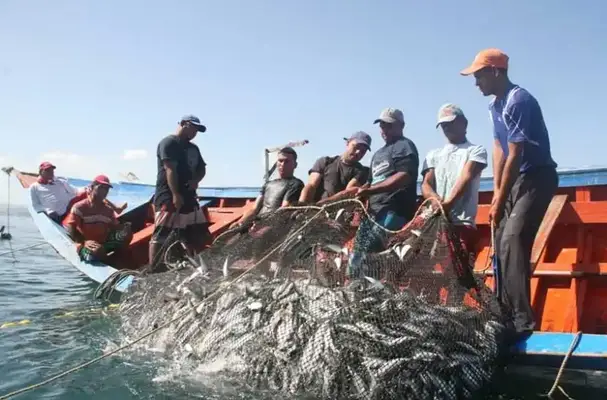 1511-017-Isla-Margarita-Venezuela-pescadores-04-607x400
